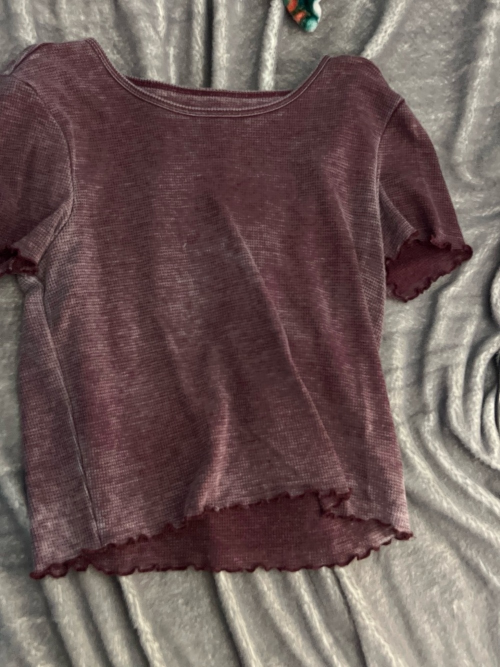 American Eagle Outfitters Ribbed Lettuce-Edge Short Sleeve Top - Burgundy